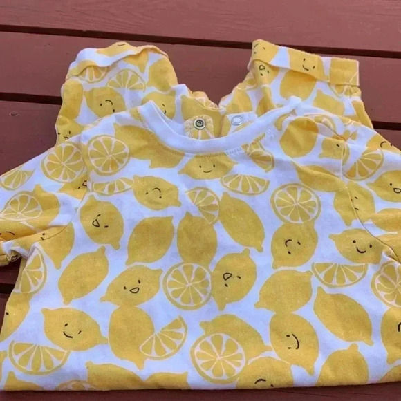 Five for 25 Joe Fresh 100% cotton, short sleeve romper  with lemon motif - Picture 3 of 4